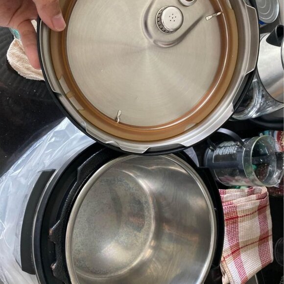 Instant Pot Duo V5 with 14 Smart Programs, 6-qt - Picture 3 of 3